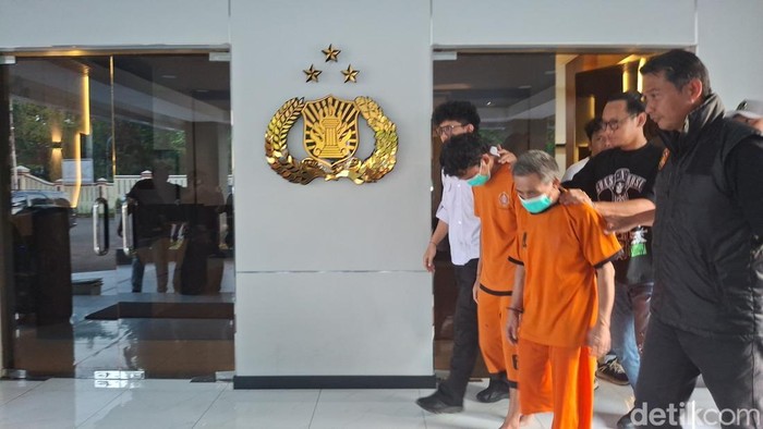 Polisi menangkap komplotan perampok sadis yang memukuli pasangan lansia di Cileungsi, Bogor, Jawa Barat (Jabar). (Dok istimewa).