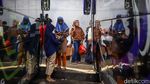 Potret Pemudik Padati Terminal Tanjung Priok