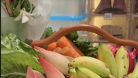 Di keranjang tersebut terlihat mulai dari sayur mayur, bawang merah, bawang putih, buah, dan lain sebagainya. Foto: dok instagram Raffi Ahmad