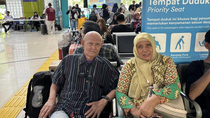 Salah satu pemudik, Bambang dan istrinya (Rachma/detikcom)