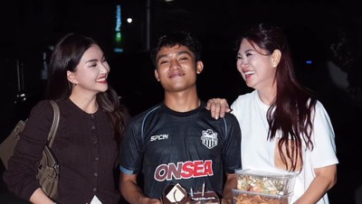 Intip Momen Sarwendah Beri Kejutan di Hari Ulang Tahun Betrand Peto