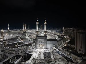 Masjidil Haram Dibersihkan 3.500 Petugas Setiap Hari, Begini Sistemnya