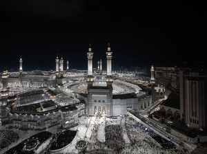 Masjidil Haram Dibersihkan 3.500 Petugas Setiap Hari, Begini Sistemnya