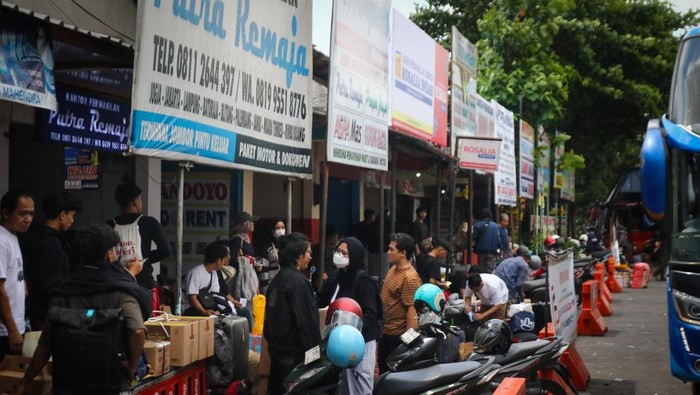 Terminal Jombor mulai dipadati pemudik jelang Lebaran 2026.