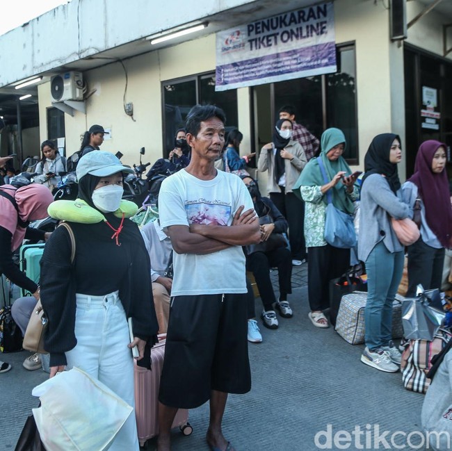 Suasana Mudik di Terminal Lebak Bulus Mulai Ramai Pemudik