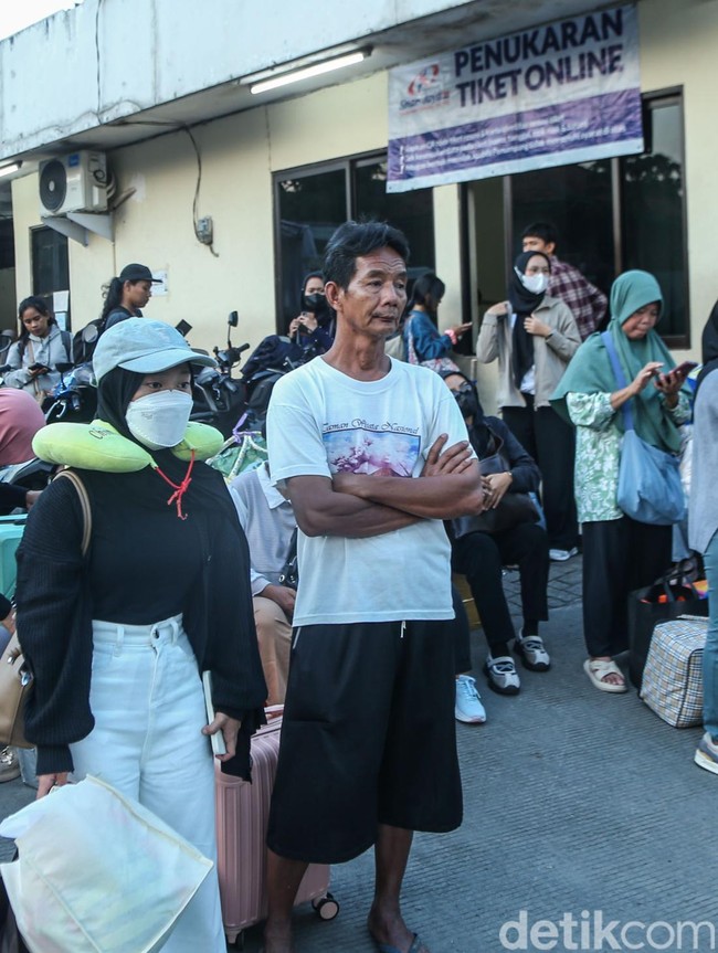 Suasana Mudik di Terminal Lebak Bulus Mulai Ramai Pemudik