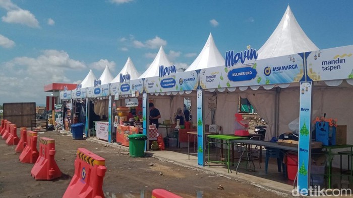 Lapak kuliner di rest area Tol Jogja-Solo, Klaten.