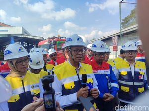 Ternyata Ini Penyebab Antrean Panjang SPBU di Daerah