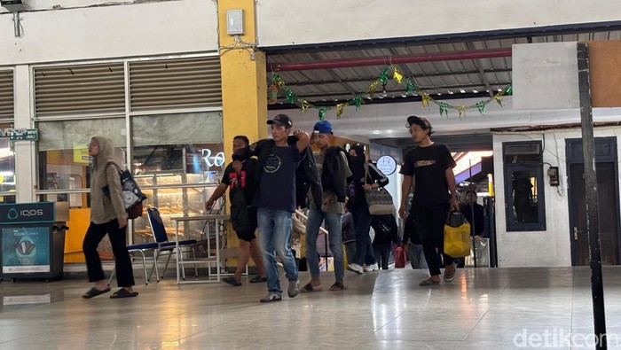 18 Ribu Penumpang Padati Terminal Purabaya