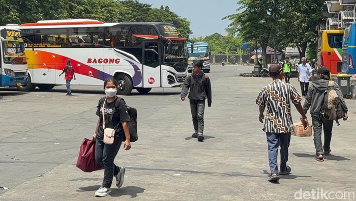 18 Ribu Penumpang Padati Terminal Purabaya