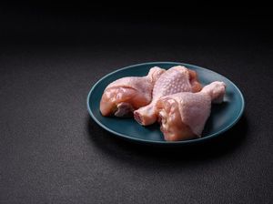 Tips Pilih-pilih Daging Ayam: Ciri Tak Layak Konsumsi hingga Cara Simpan di Kulkas