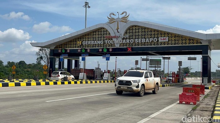 Akses pintu Tol Muaro Sebapo menuju Jalintim Jambi-Paembang sudah mulai dibuka
