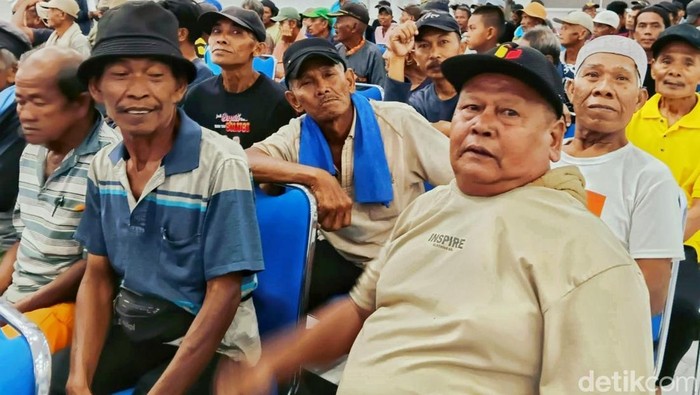 Bah Arman saat diundang buka bersama di Kantor Bupati Karawang.