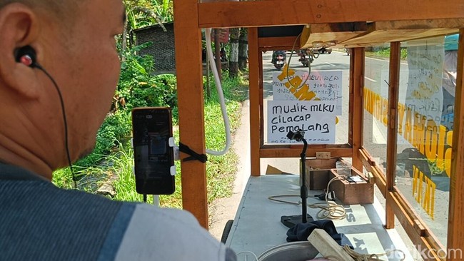 Video Tukang Siomay Pejuang Mudik Sambil Dorong Gerobak dari Cilacap ke Pemalang