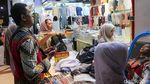 Berburu Baju Baru Jelang Lebaran di Pasar Tanah Abang