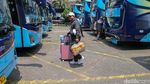 Bulog Lepas Ratusan Pemudik ke Palembang-Malang via Bus
