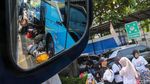 Bulog Lepas Ratusan Pemudik ke Palembang-Malang via Bus