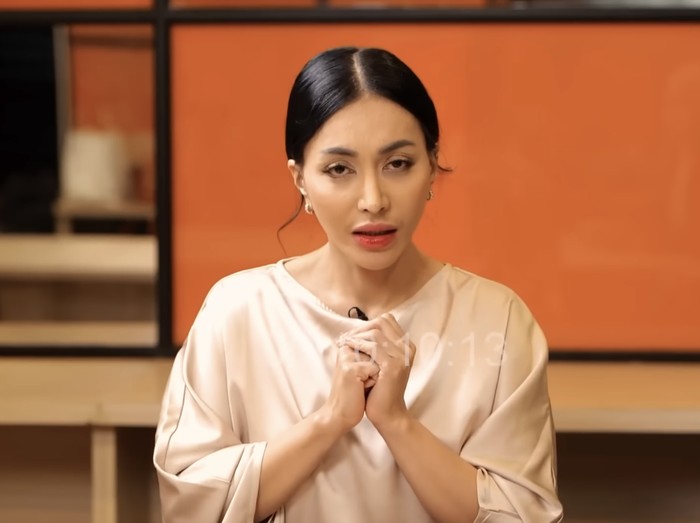 Denada bicara soal Ressa Rizky Rossano.