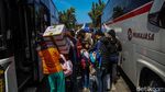 Diserbu Pemudik! Terminal Kampung Rambutan Membludak di Hari ke-27 Ramadan