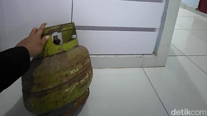 Elpiji 3 kilogram yang sulit ditemukan di 3 Desa yang ada di Banyuwangi.