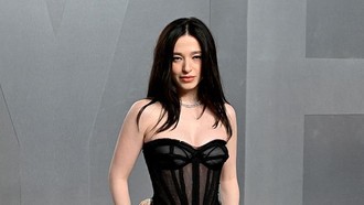 Foto: Adu Gaya Seksi Para Bintang di Karpet Merah Oscars After Party 2026