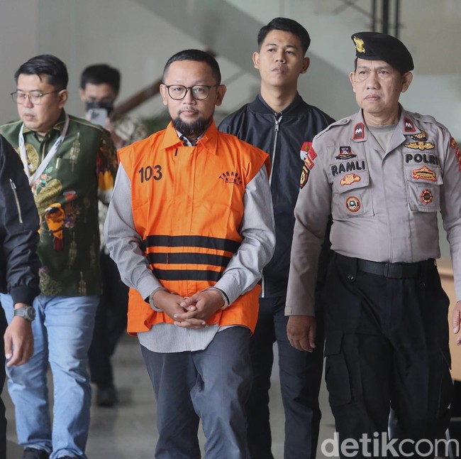 Gus Alex Langsung Diborgol! Eks Stafsus Yaqut Cholil Qoumas Resmi Ditahan KPK