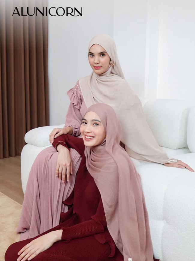 Hijab pashmina viscose dari Alunicorn.