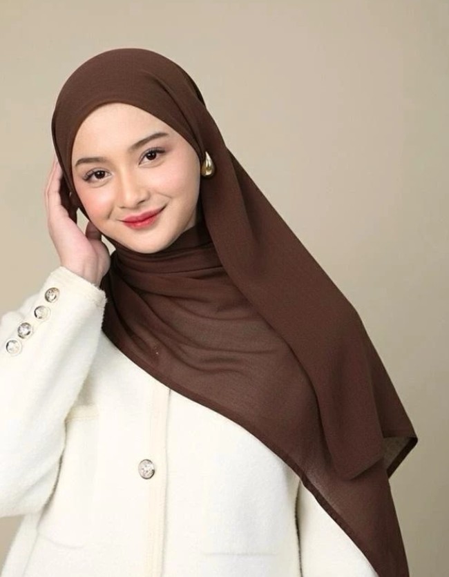 Hijab pashmina viscose dari Kenan.