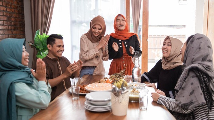 Ilustrasi kumpul keluarga