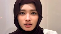 Inara Rusli pertama-tama meminta maaf ke ibu. Yang selalu menerima aku untuk pulang. Dan aku minta maaf untuk semua kata yang melukai, untuk semua langkah yang mungkin bikin Mami kecewa, ujarnya dilihat di Instagram, Rabu (18/3/2026). (Foto: dok Instagram mommy_starla)