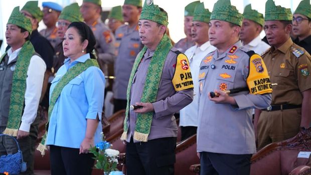 Kapolri bersama Ketua Komisi IV DPR RI hingga Menhut meresmikan dan groundbreaking 110 Jembatan Merah Putih Presisi yang tersebar di wilayah Provinsi Riau. (dok Polri)