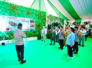 Kapolri Tinjau Booth Green Policing Polda Riau: Dari Ketahanan Pangan-Mural Gajah