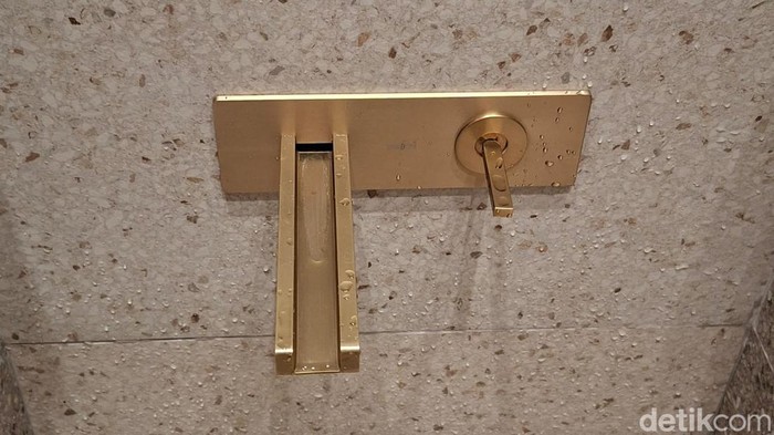 Masjid Berlabel Sultan Ini Punya Keran Air Seharga Rp 3 Juta per Unit!