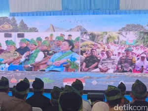 Momen Anak SD di Riau Dialog dengan Titiek Soeharto, Senang Polri Bangun Jembatan