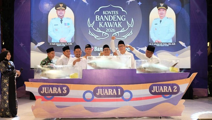Kontes Bandeng Kawak di Gresik