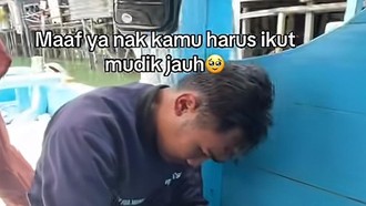 Tak Tega Ditinggal, Wanita Ini Bawa Kucing Mudik Naik Kapal Menyeberangi Laut.