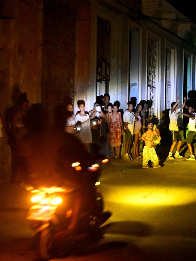 Listrik Kuba Kolaps, Jutaan Warga Terjebak dalam Kegelapan