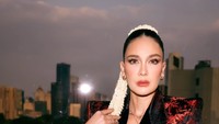 Luna Maya Chill Aja Disebut Pernah Datangi Gunung Kawi