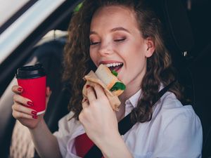 Jangan Salah Bawa Bekal! 4 Camilan Sehat yang Cocok untuk Perjalanan Mudik