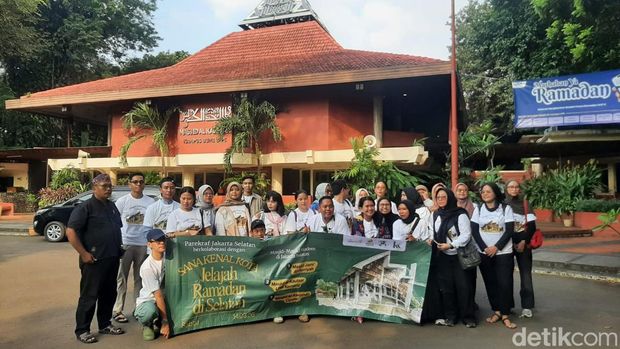 Masjid Al Kautsar di Kemang