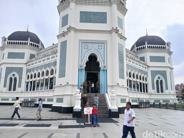 Masjid Raya Al-Mashun. (Juita Sinuhaji/detikSumut)
