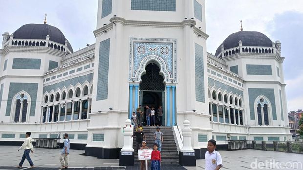 Masjid Raya Al-Mashun. (Juita Sinuhaji/detikSumut)