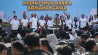 Menteri Ketenagakerjaan Yassierli melepas keberangkatan Program Mudik Bersama AHEMCE di Jakarta, Kamis (7/3/2026). Mudik bersama kembali digelar pada 2026 untuk menyambut Hari Raya Idul Fitri 1447 H. Kegiatan ini menjadi bentuk dukungan perusahaan kepada karyawan dan keluarganya agar dapat pulang kampung dengan aman dan nyaman.
