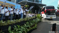 Menteri Ketenagakerjaan Yassierli menyampaikan apresiasi terhadap pelaksanaan program mudik bersama tersebut. Ia menilai kegiatan ini merupakan bentuk nyata kepedulian manajemen perusahaan terhadap pekerja. Ia juga menyoroti pentingnya membangun hubungan industrial yang harmonis dan transformatif antara manajemen dan pekerja. Program seperti mudik bersama dinilai menjadi salah satu upaya untuk meningkatkan kesejahteraan sekaligus memperkuat keterlibatan atau engagement karyawan.
