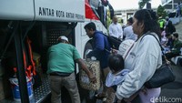 Total peserta yang diberangkatkan mencapai 1.545 orang dari tiga titik utama, yakni Kantor Pusat UT di Cakung, Jakarta Timur, kantor PAMA Group di Pulogadung, serta kantor UTPE Group di Cikarang.