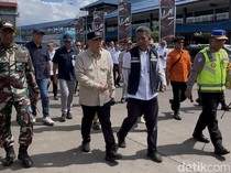 Menhub Turun Langsung Pantau Arus Mudik di Pelabuhan Ketapang