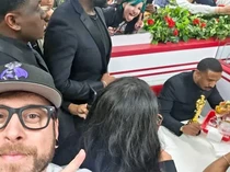 Bawa Piala Oscar ke Restoran Burger, Aksi Michael B. Jordan Viral