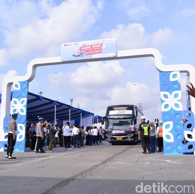 Ratusan Pemudik Berangkat Nyaman Menuju Kampung Halaman