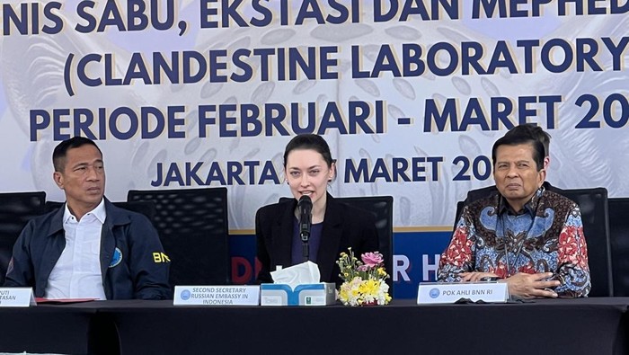 Second Secretary Russian Embassy in Indonesia, Olesya Netesova, di kompleks BNN, Jakarta Timur, Selasa (17/3/2026).