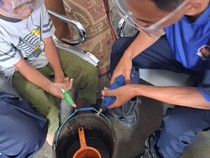 Niat Bantu Ortu, Jari Bocah Garut Malah Nyangkut di Cetakan Kue